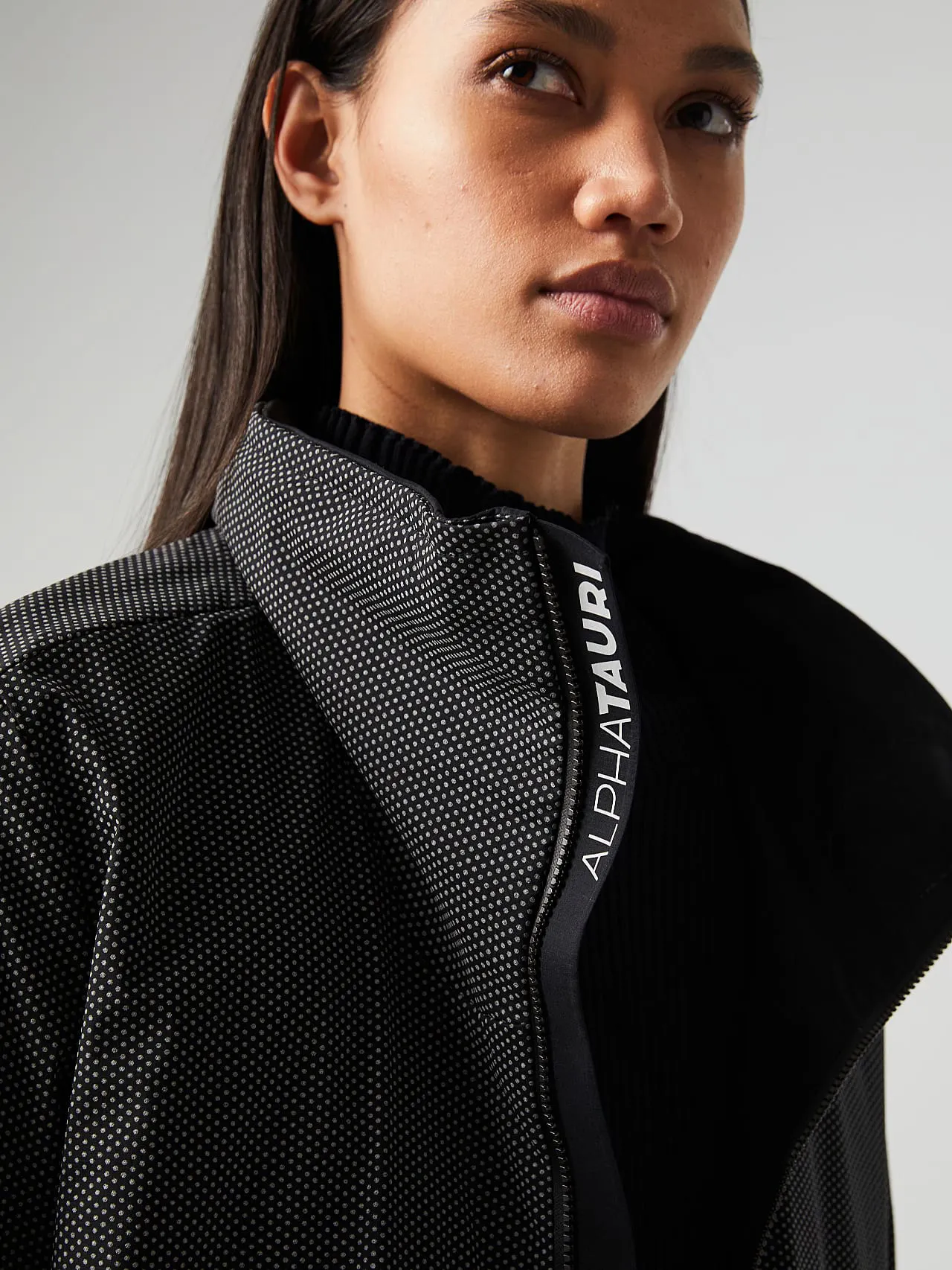 Heatable water-repellent jacket OCOMM — product shot